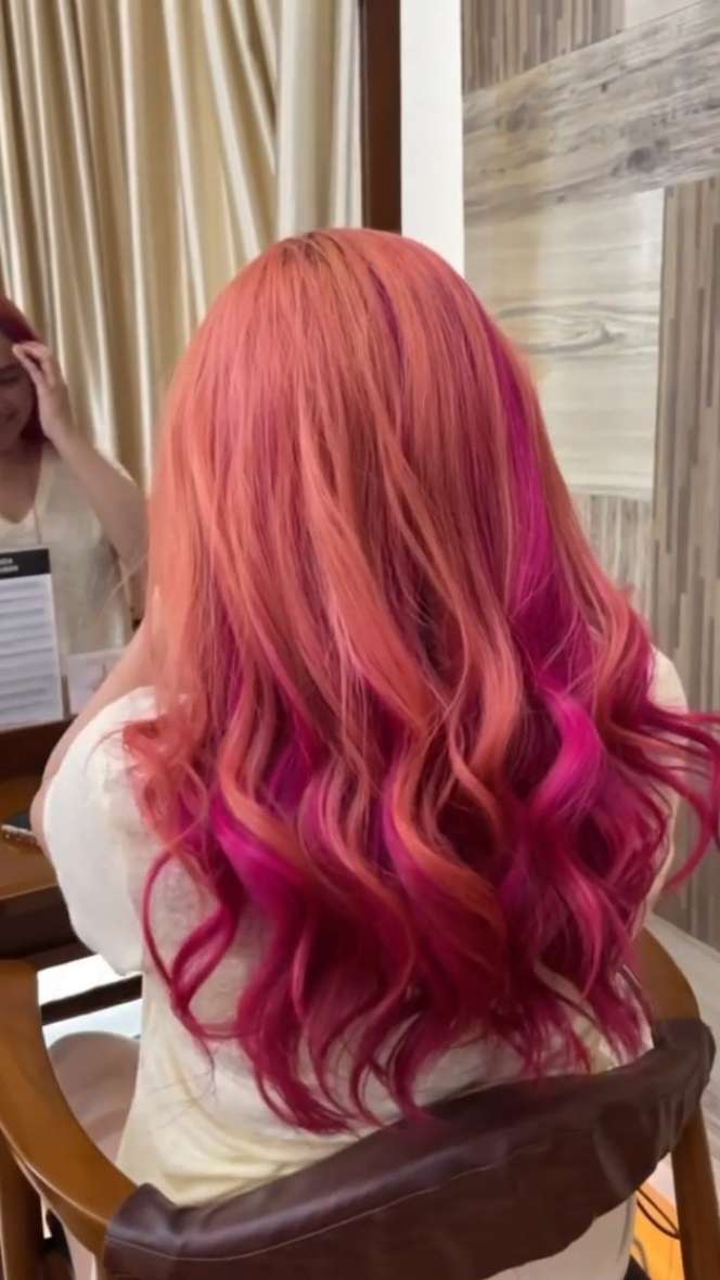 8 Potret Terbaru Marshanda Ganti Warna Rambut Jadi Hot Pink Cerah, Fresh Banget!