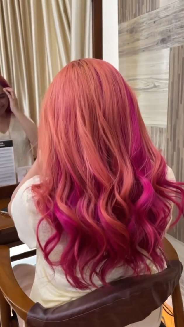 8 Potret Terbaru Marshanda Ganti Warna Rambut Jadi Hot Pink Cerah, Fresh Banget!