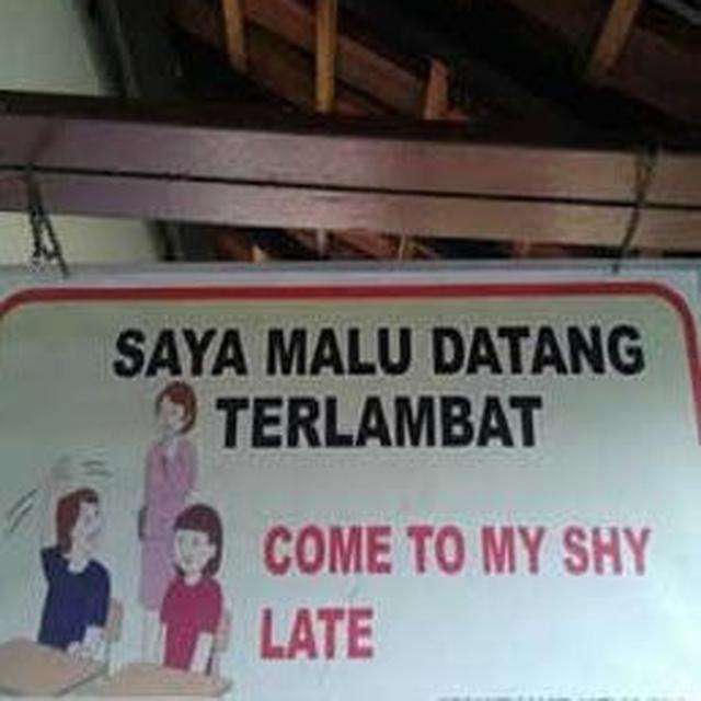 9 Papan Pengumuman Pakai Bahasa Inggris di Sekolah Ini Malah Bikin Bingung!