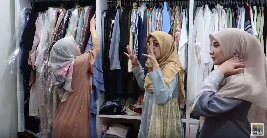 10 Potret Rumah Mewah Dewi Sandra di Bali, Musala & Tempat Wudu Keren Banget!
