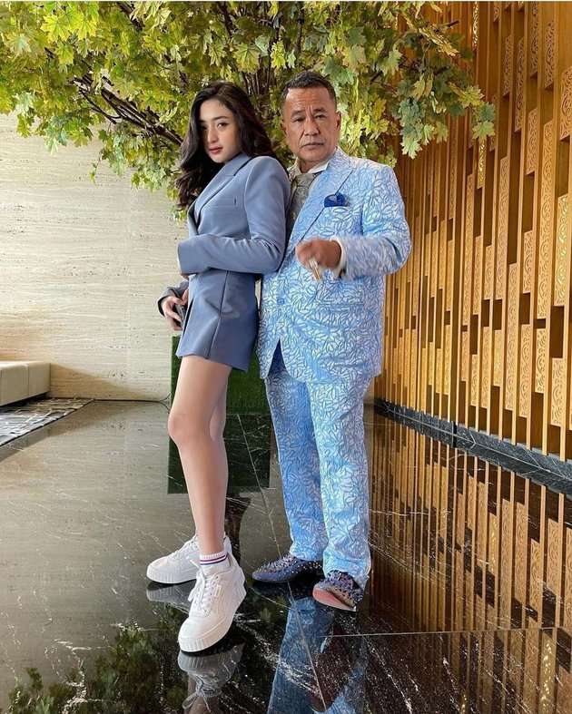 10 Potret Intan Nallendra ‘Aspri’ Hotman Paris ke-20, Hot & Kecantikannya Bak Barbie Hidup!
