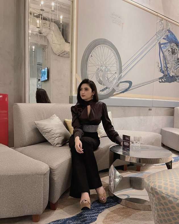 10 Potret Intan Nallendra ‘Aspri’ Hotman Paris ke-20, Hot & Kecantikannya Bak Barbie Hidup!