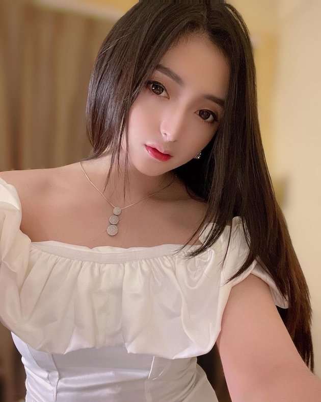 10 Potret Intan Nallendra ‘Aspri’ Hotman Paris ke-20, Hot & Kecantikannya Bak Barbie Hidup!