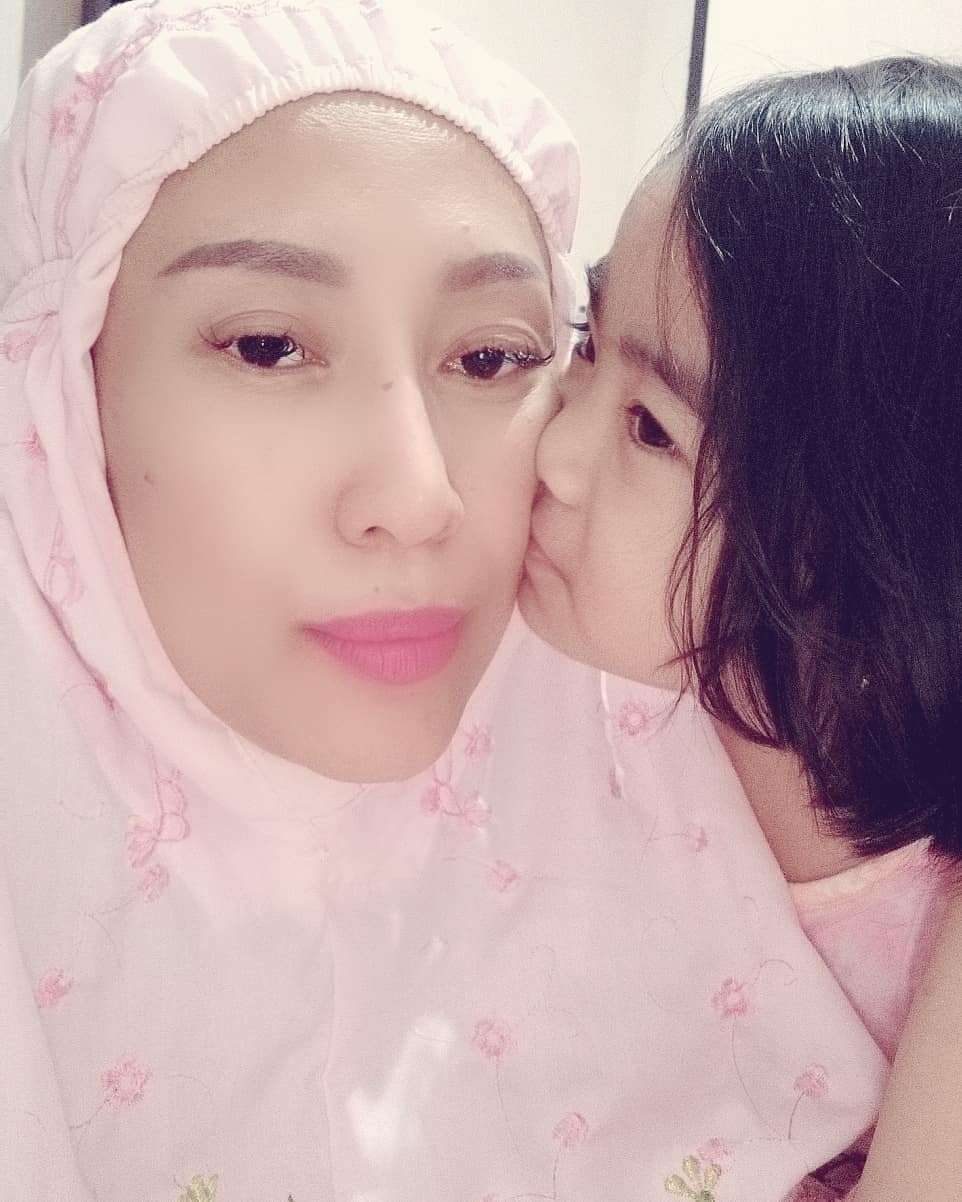 Ingat Dewi Sanca? Dulu Ngaku Hamil di Luar Nikah, Kini Kondisinya Berubah Drastis, Minta Didoakan Sembuh, Lihat 6 Potretnya Bikin Syok