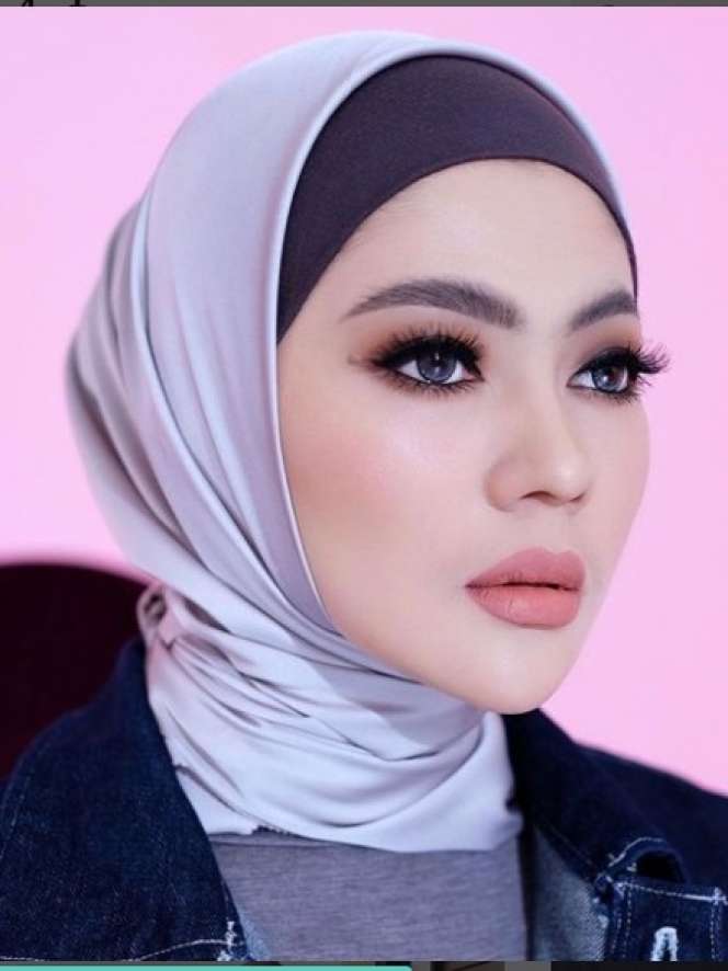 8 Potret Terbaru Indah Dewi Pertiwi, Pilih Hijrah Usai Kunjungi Palestina!