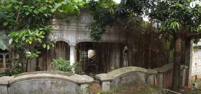 Tak Dihuni 20 Tahun, 8 Potret Rumah Terbengkalai Milik Penyanyi Era 80-an Ini Bikin Merinding!