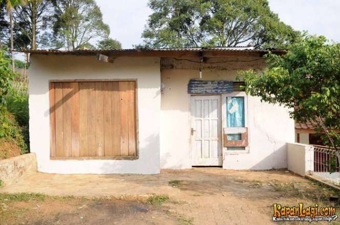 10 Potret Rumah Ken Ken Wiro Sableng Setelah Jatuh Miskin, Kondisinya Bikin Miris! 