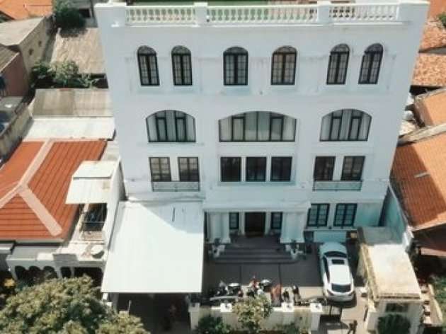 Rumah Mewah Para Selebriti yang Putuskan Hijrah, Bak Istana!
