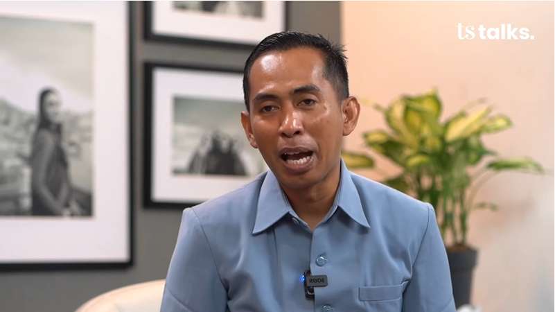 8 Potret Pak Ribut dan April, Guru VS Murid yang Viral Setelah Bahas Kaum Sodom