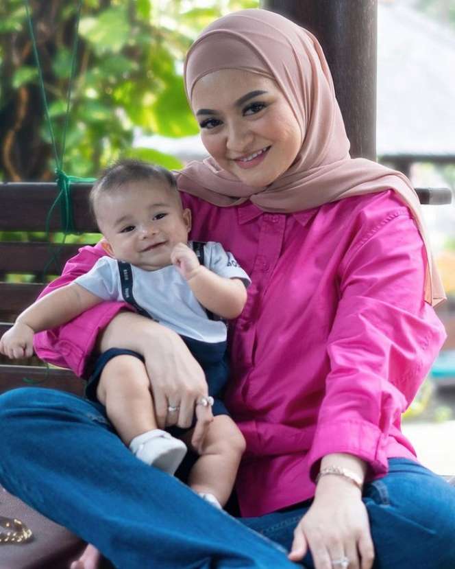 Potret Terbaru Baby Adzam, Punya Lesung Pipi Mirip Nathalie Holscher