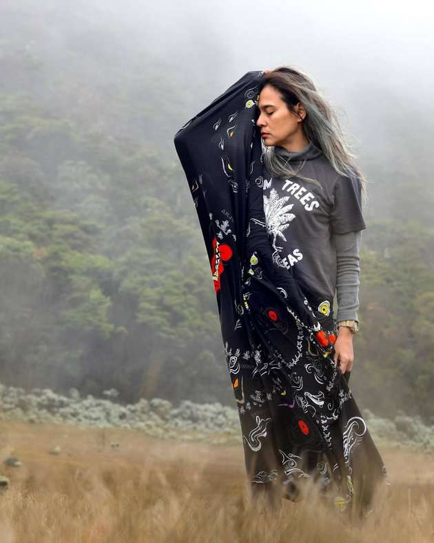 8 Potret Ine Febriyanti Mantan Kekasih Mendiang Galang Rambu Anarki yang Kembali Viral!