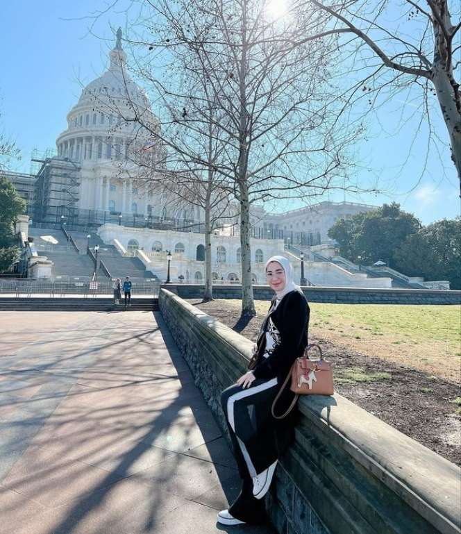 7 Potret Erin Taulany Nikmati Ramadan di Amerika, Gaya Sosialitanya Tuai Sorotan!