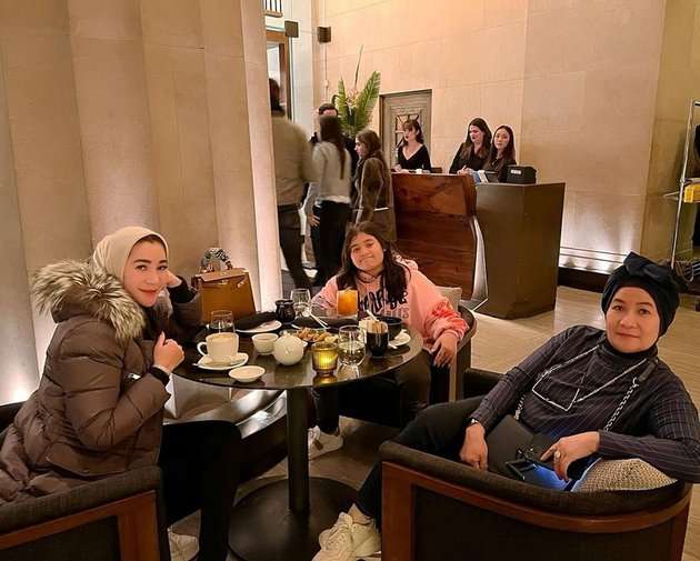 7 Potret Erin Taulany Nikmati Ramadan di Amerika, Gaya Sosialitanya Tuai Sorotan!