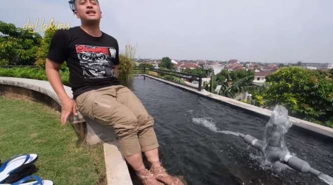 10 Potret Rumah Mewah Haji Asari, Bak Hutan di Tengah Kota, Ada Pohon Usia 15 Juta Tahun