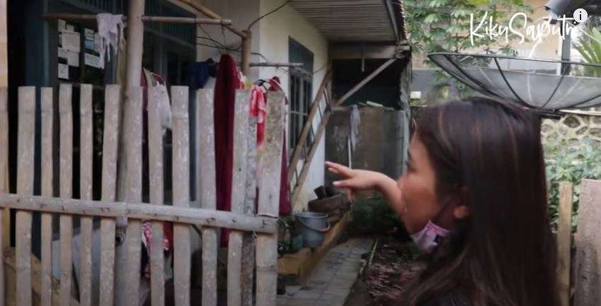 10 Potret Rumah Orangtua Kiky Saputri di Garut, Dapur Hanya Bilik Bambu Hingga Tunggu Kayu