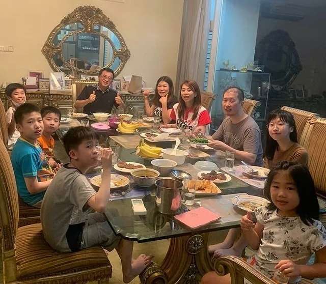 7 Potret Rumah Mewah Konglomerat Hermanto Tanoko, Dulu Lahir di Kandang Ayam, Kini Tinggal di Istana!