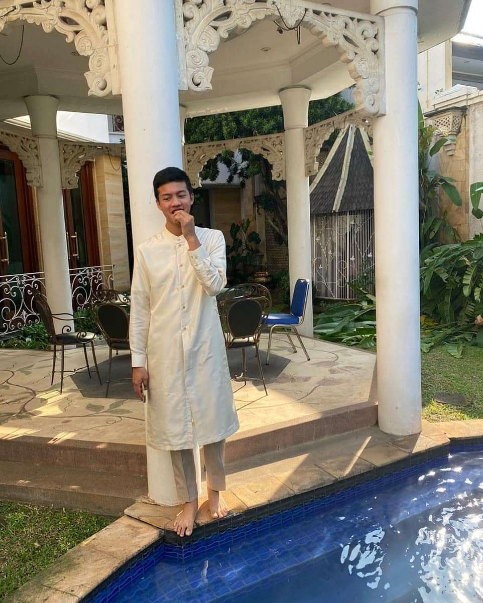 10 Potret Rumah Arzetti Bilbina Usai Jadi DPR, Jarang Tersorot, Mewah Bak Istana! 