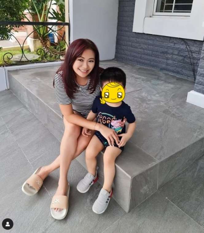 6 Potret Rumah Puspa Dewi, Nenek Cantik yang Punya Paras Bak ABG!