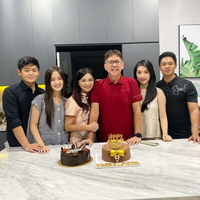 6 Potret Rumah Puspa Dewi, Nenek Cantik yang Punya Paras Bak ABG!