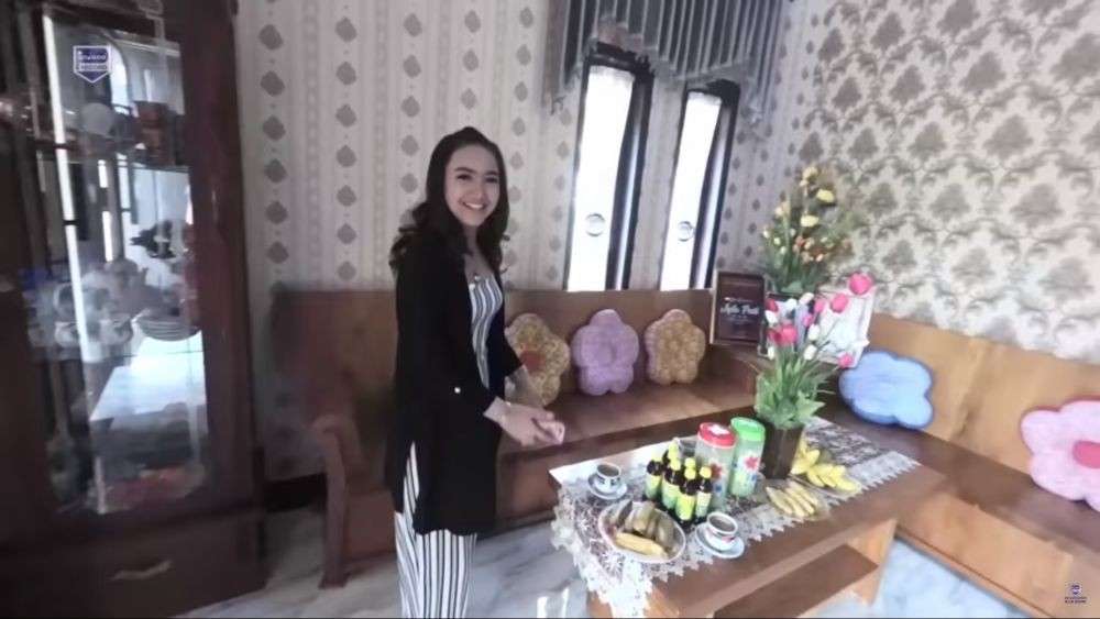 10 Potret Rumah Jihan Audy Disebut ‘The Next Via Vallen’, Ada Ruangan Penuh Koleksi BTS