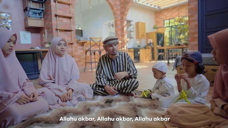 10 Potret Rumah Ustaz Hanan Attaki yang Super Mewah, Ada Cafe di Dalamnya!