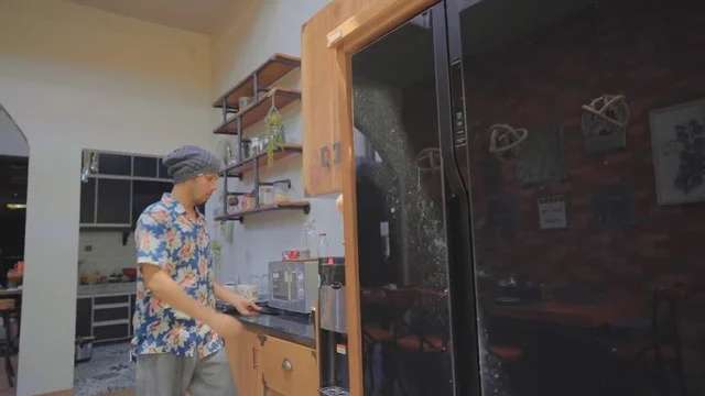 10 Potret Rumah Ustaz Hanan Attaki yang Super Mewah, Ada Cafe di Dalamnya!