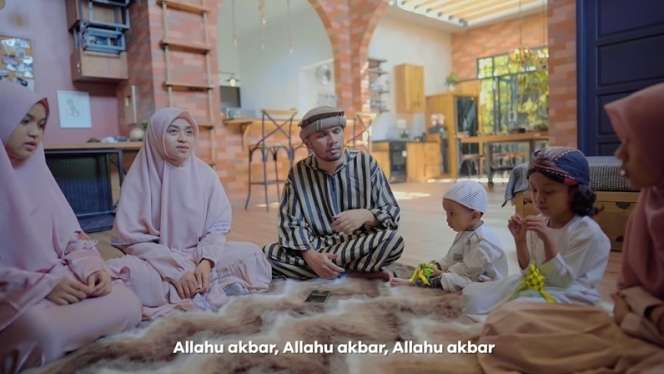 10 Potret Rumah Ustaz Hanan Attaki yang Super Mewah, Ada Cafe di Dalamnya!