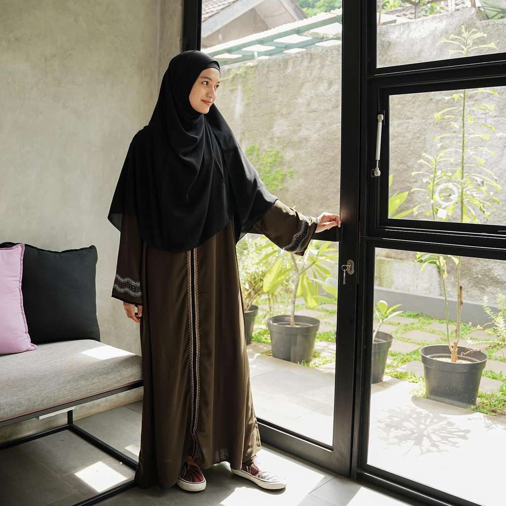 10 Potret Rumah Ustaz Syam yang Kerap Bikin Kontroversi, Jarang Tersorot, Ternyata Mewah Abis!