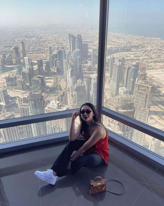 7 Potret Shania Salsabila Kakak Shafa Harris, Disebut Mirip Dua Lipa!