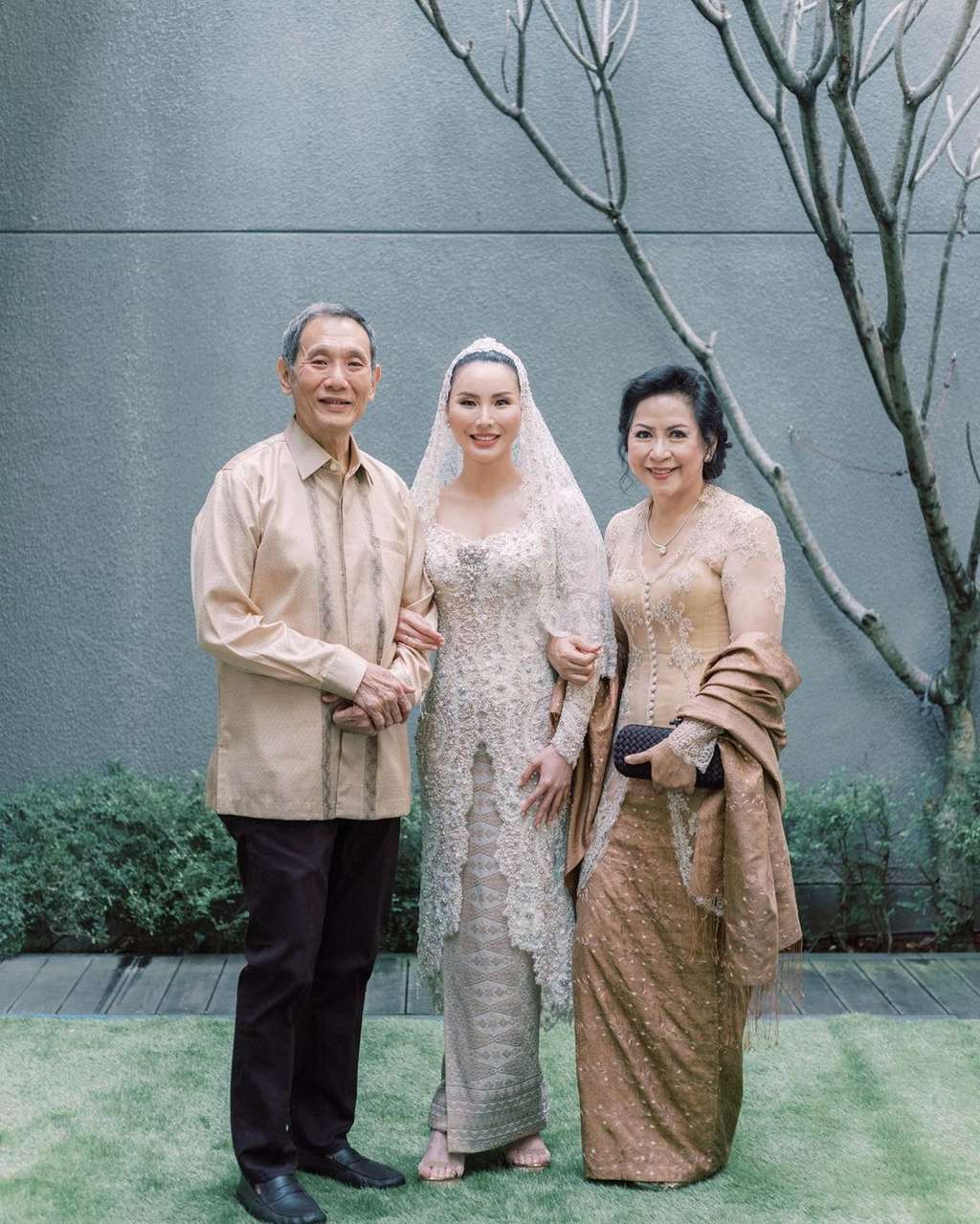 Perjalanan Mualaf Disorot, 6 Potret Fitria Yusuf dan Suami Tampan Berdarah Iran