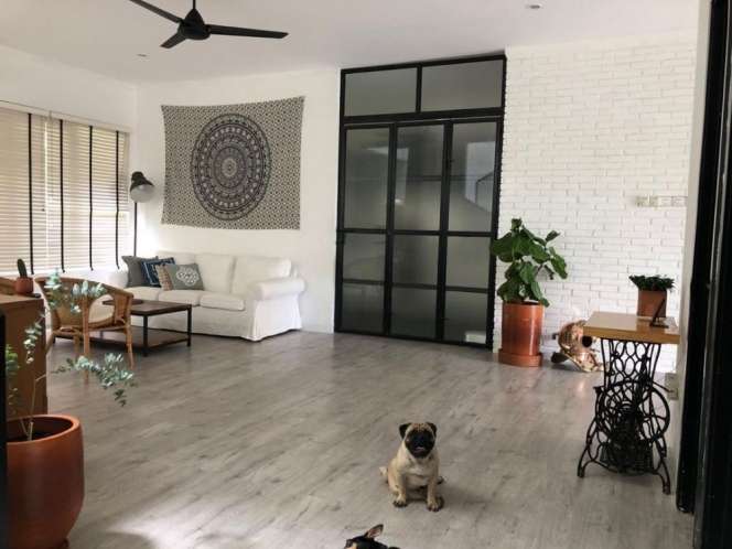8 Potret Rumah Marcell Siahaan, Area Balkon Jadi Favorit Keluarga!