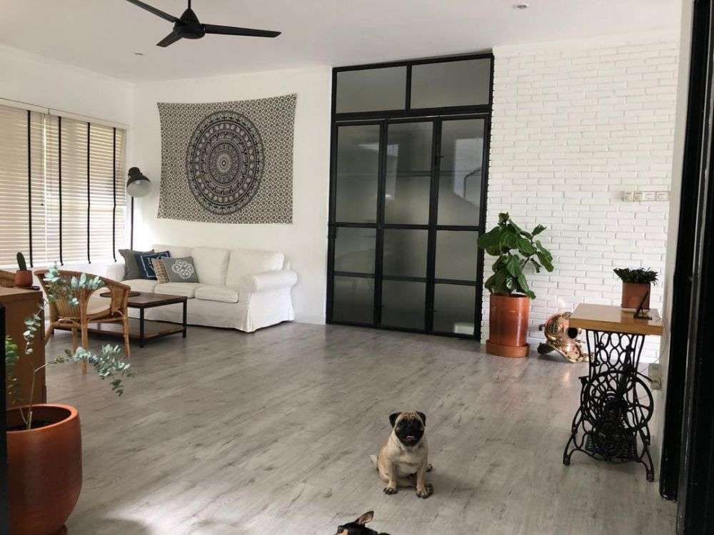 8 Potret Rumah Marcell Siahaan, Area Balkon Jadi Favorit Keluarga!