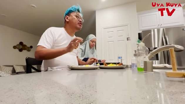 Potret Sahur Pertama Uya Kuya dan Astrid di Amerika, Panik Waktu Imsak, Menu Makanan Disorot! 