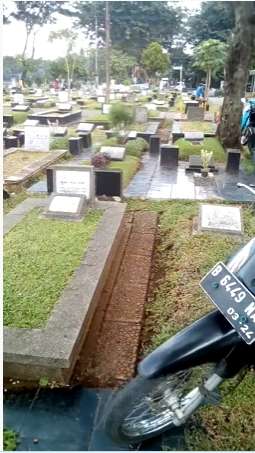 9 Potret Kondisi Makam Nunu Warkop DKI yang Jarang Disorot, Ditumpuk dengan Kuburan Lain!