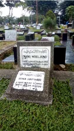9 Potret Kondisi Makam Nunu Warkop DKI yang Jarang Disorot, Ditumpuk dengan Kuburan Lain!