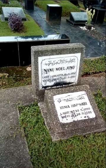9 Potret Kondisi Makam Nunu Warkop DKI yang Jarang Disorot, Ditumpuk dengan Kuburan Lain!