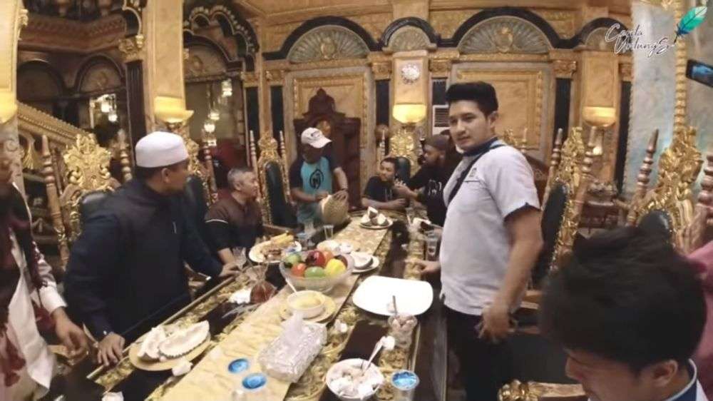 10 Potret Rumah Mewah Berlapis Emas Hasim Hadado yang Viral, Bak Istana Negeri Dongeng!