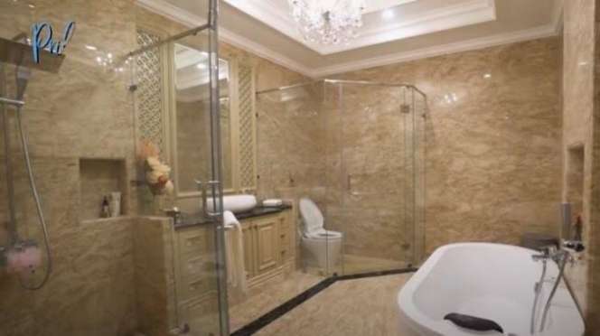 10 Potret Adu Mewah Kamar Mandi Artis, Nikita Willy The Real Sultan, Kelewat Keren!