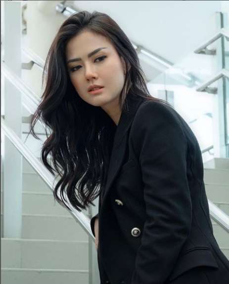 7 Potret Nita Gunawan yang Viral, Bantah Punya Hubungan Spesial Dengan Raffi Ahmad!