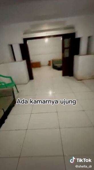 9 Potret Rumah Megah di Tengah Desa yang Viral, Bentuknya Super Unik, Ada Ruang Bawah Tanah!
