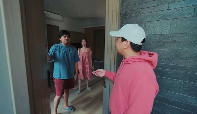 Bikin Betah, 7 Potret Rumah Joshua Suherman Bareng Istri yang Bertema Korea!