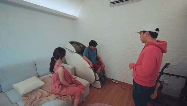 Bikin Betah, 7 Potret Rumah Joshua Suherman Bareng Istri yang Bertema Korea!