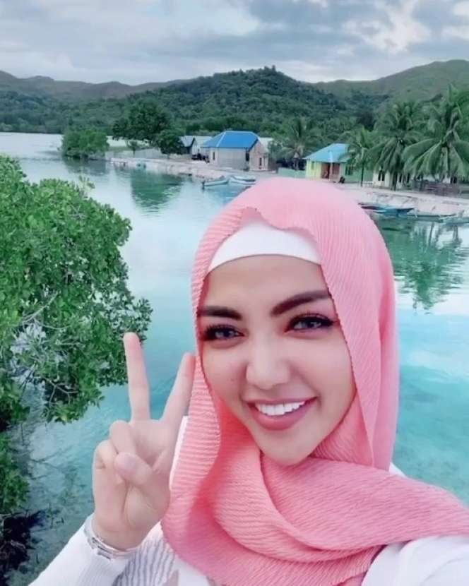 10 Potret Rumah Mewah Bella Shofie di Tepi Pantai, Keren Banget, Buka Pintu Langsung Lautan Lepas!
