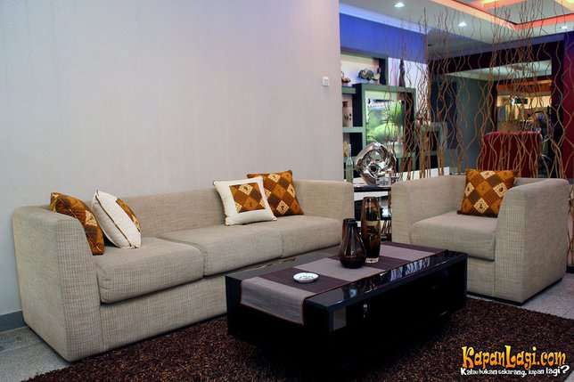 10 Potret Rumah Yeyen Lidya Si Presenter ‘Hot’, Super Mewah, Ruang Biliar Seperti di Mall!