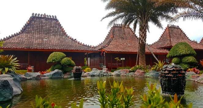 10 Potret Penginapan Inul Daratista ‘Saygon Cottage’, Ada Ruang Biliar di Tepi Sawah, Keren Abis!