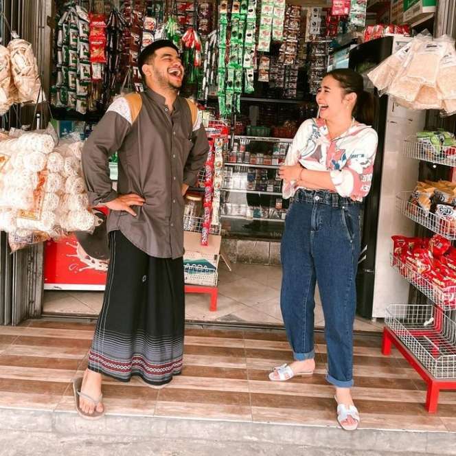 8 Potret Rumah Artis Disulap Jadi Tempat Usaha Dadakan, Buka Warung Sembako hingga Mie Ayam