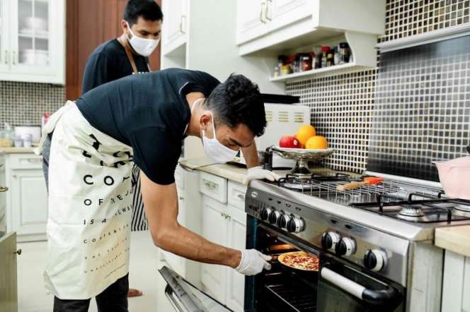 8 Potret Rumah Artis Disulap Jadi Tempat Usaha Dadakan, Buka Warung Sembako hingga Mie Ayam