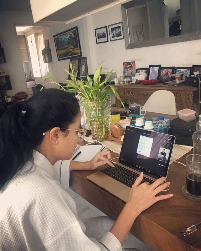 10 Potret Rumah Marcella Zalianty yang Jarang Tersorot, Super Mewah & Indah, Bak Vila di Pegunungan