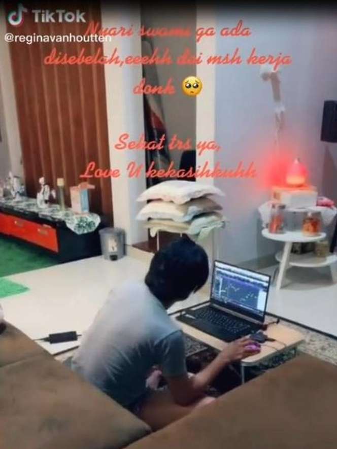 6 Potret Rumah Charly Van Houten yang Jarang Terekspos