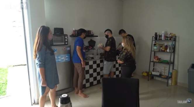 6 Potret Rumah Cristian Gonzales di Jakarta, Desain Minimalis Bikin Betah!